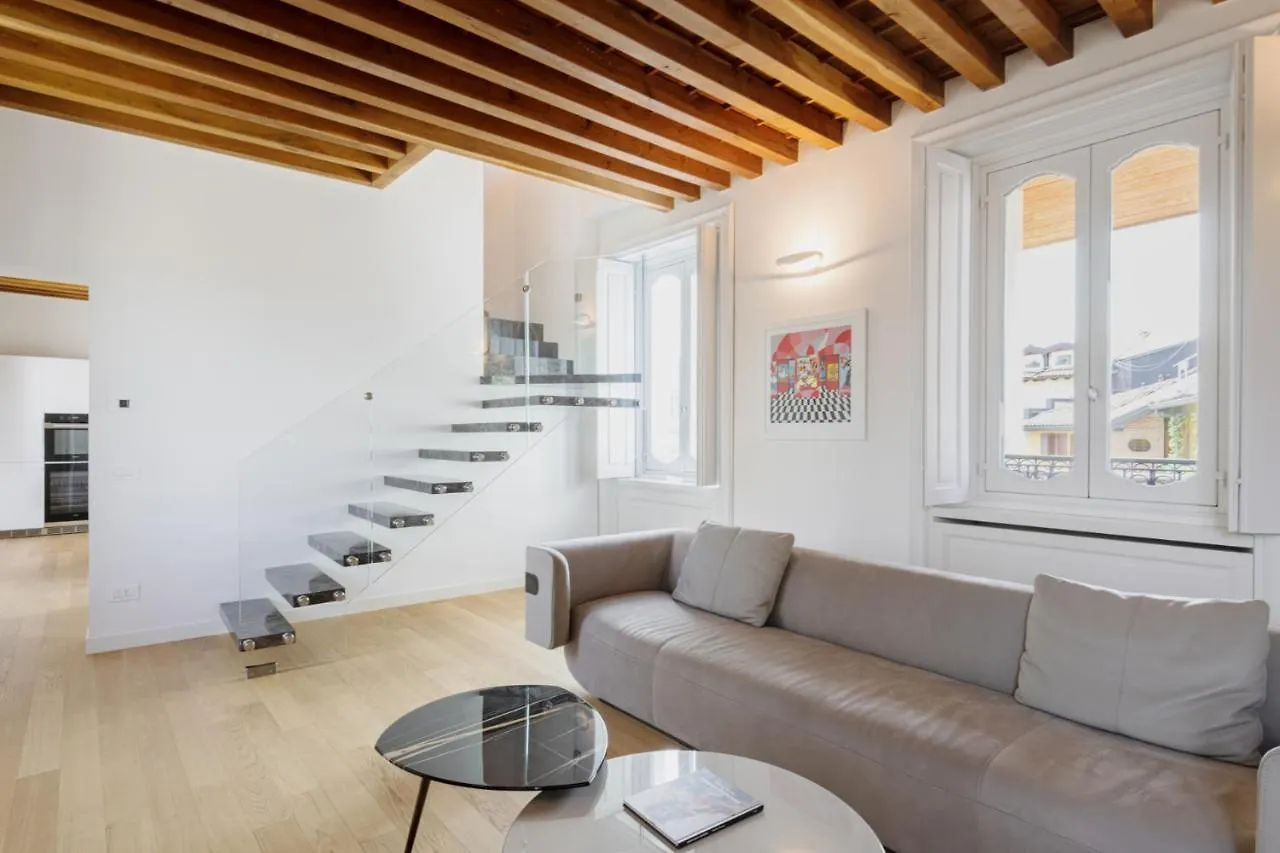 شقة Easylife - Prestigiosa Dimora Due Passi Dal Duomo ميلان