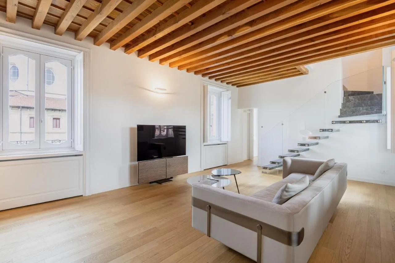 شقة Easylife - Prestigiosa Dimora Due Passi Dal Duomo ميلان إيطاليا