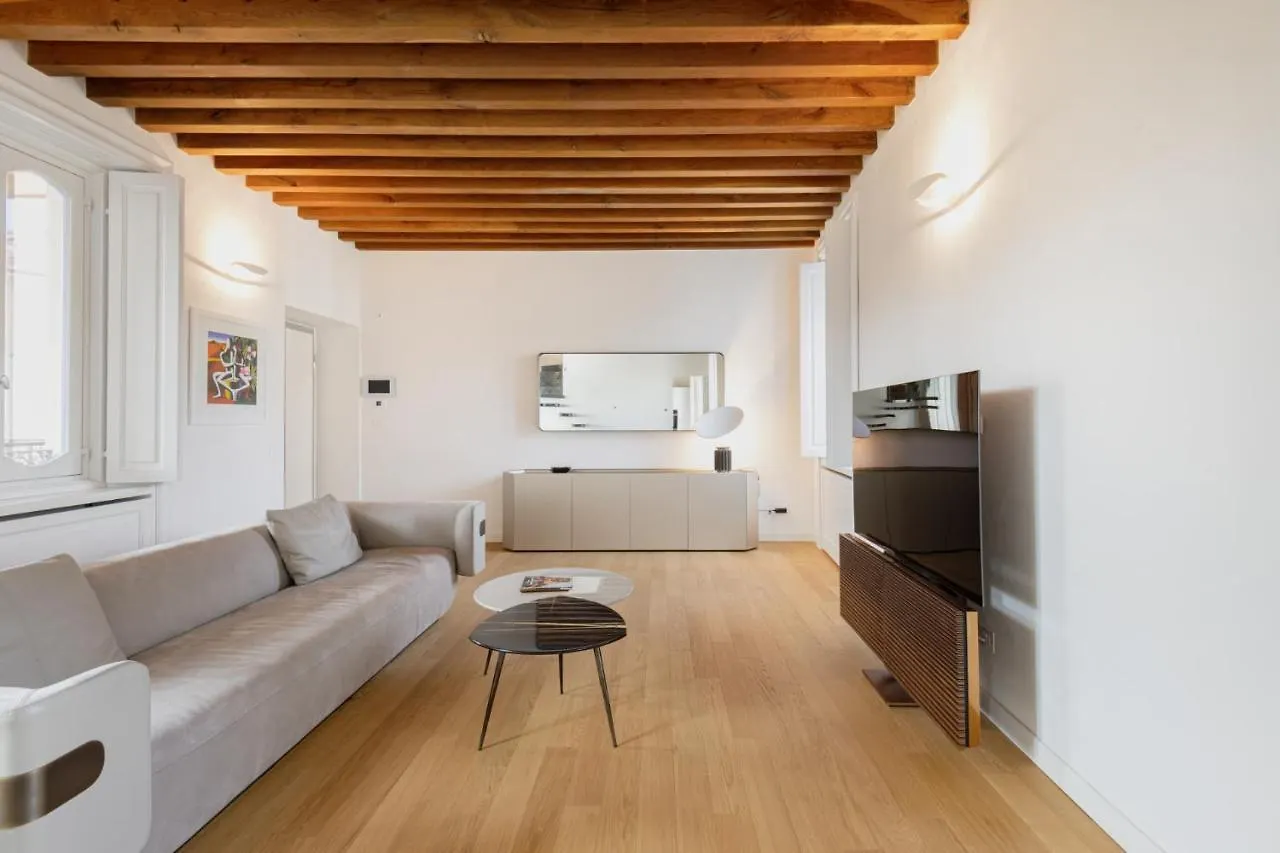 شقة Easylife - Prestigiosa Dimora Due Passi Dal Duomo ميلان