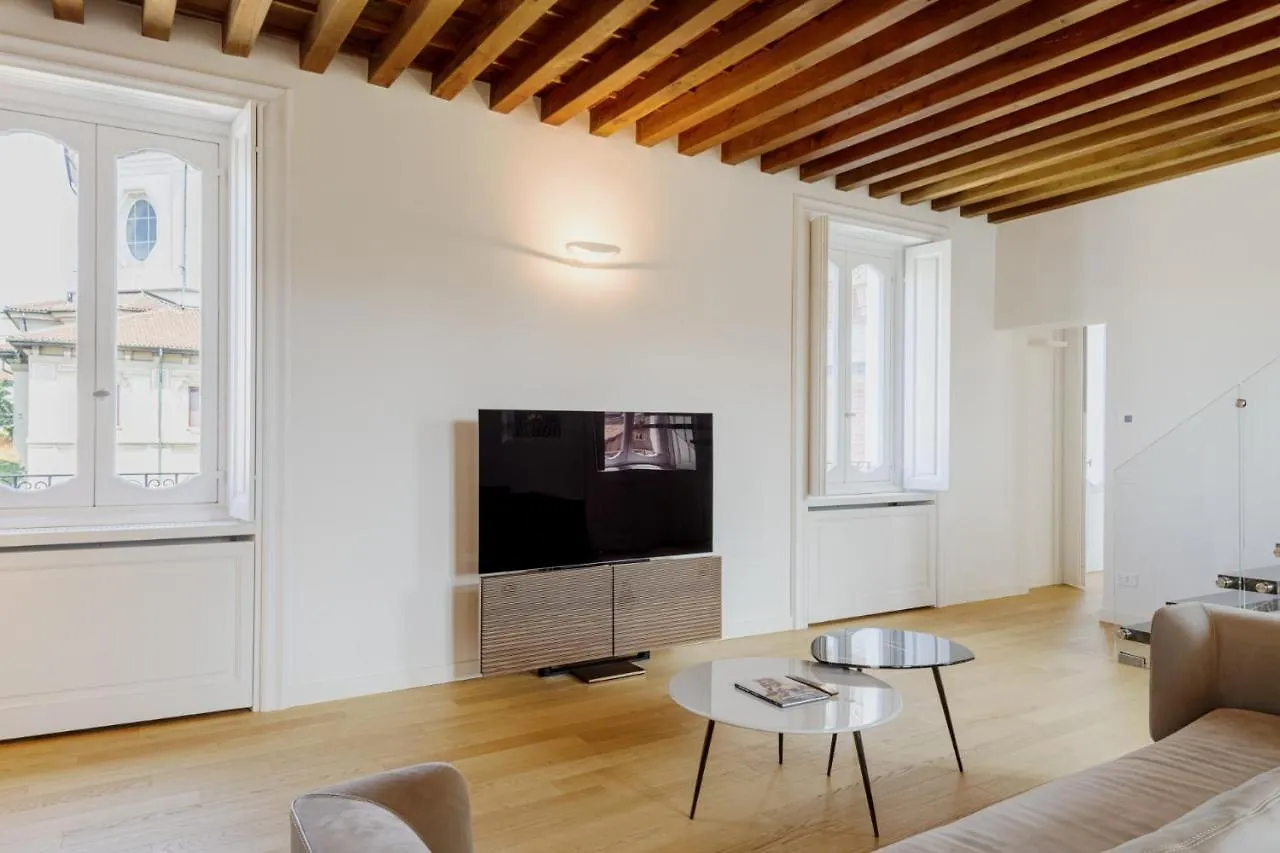شقة Easylife - Prestigiosa Dimora Due Passi Dal Duomo ميلان 0*,